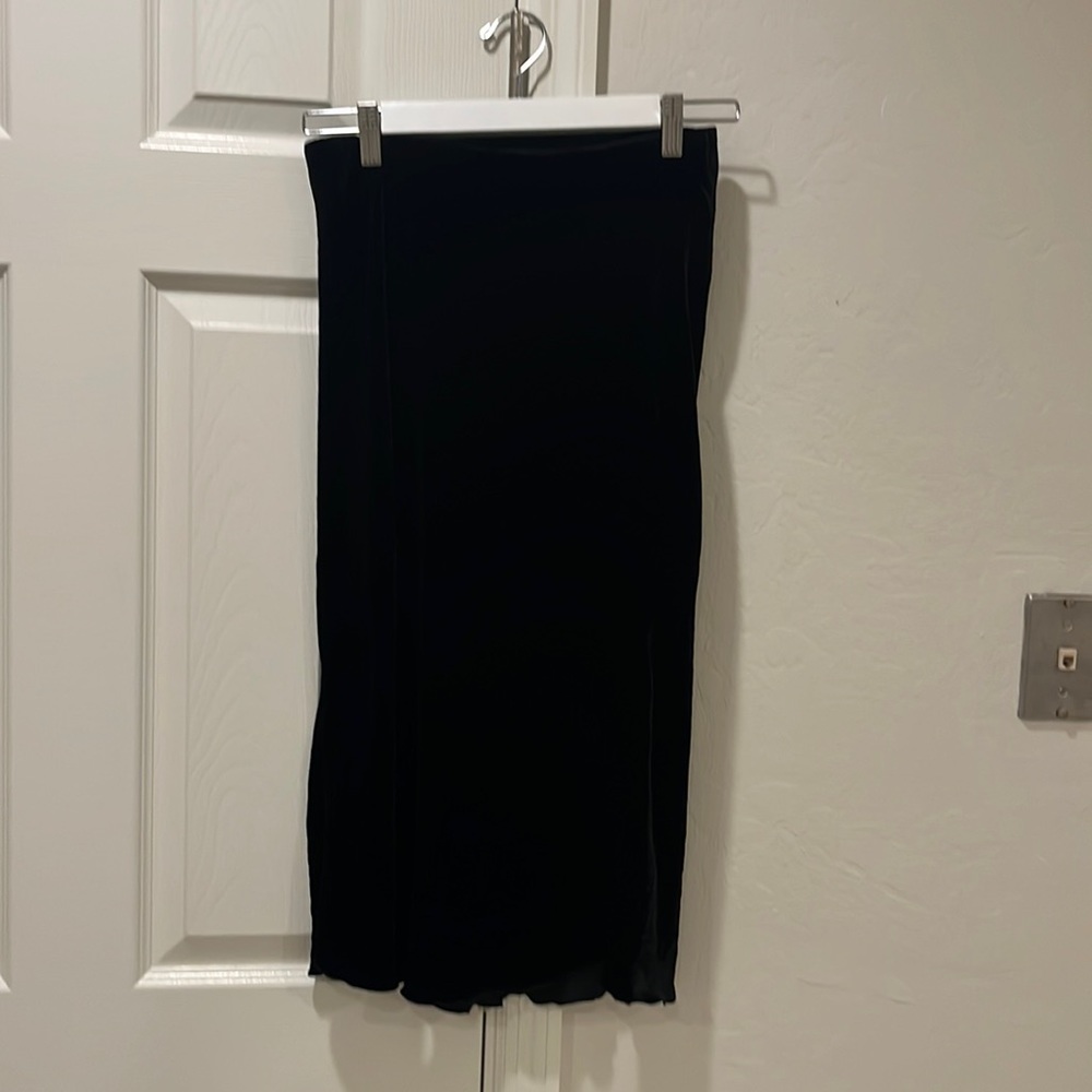 Aritzia Wilfred velvet skirt